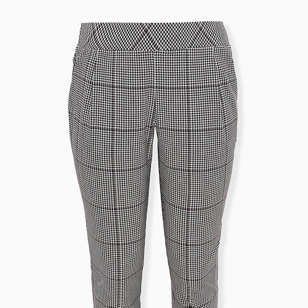 Torrid 1X (14-16) Pants Crepe Houndstooth Plaid Black White Ankle Pull On NWT - Picture 2 of 4